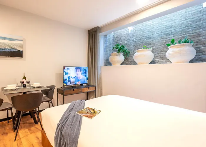 Sea Land Suites