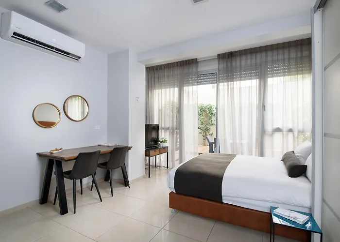 Sea Land Suites