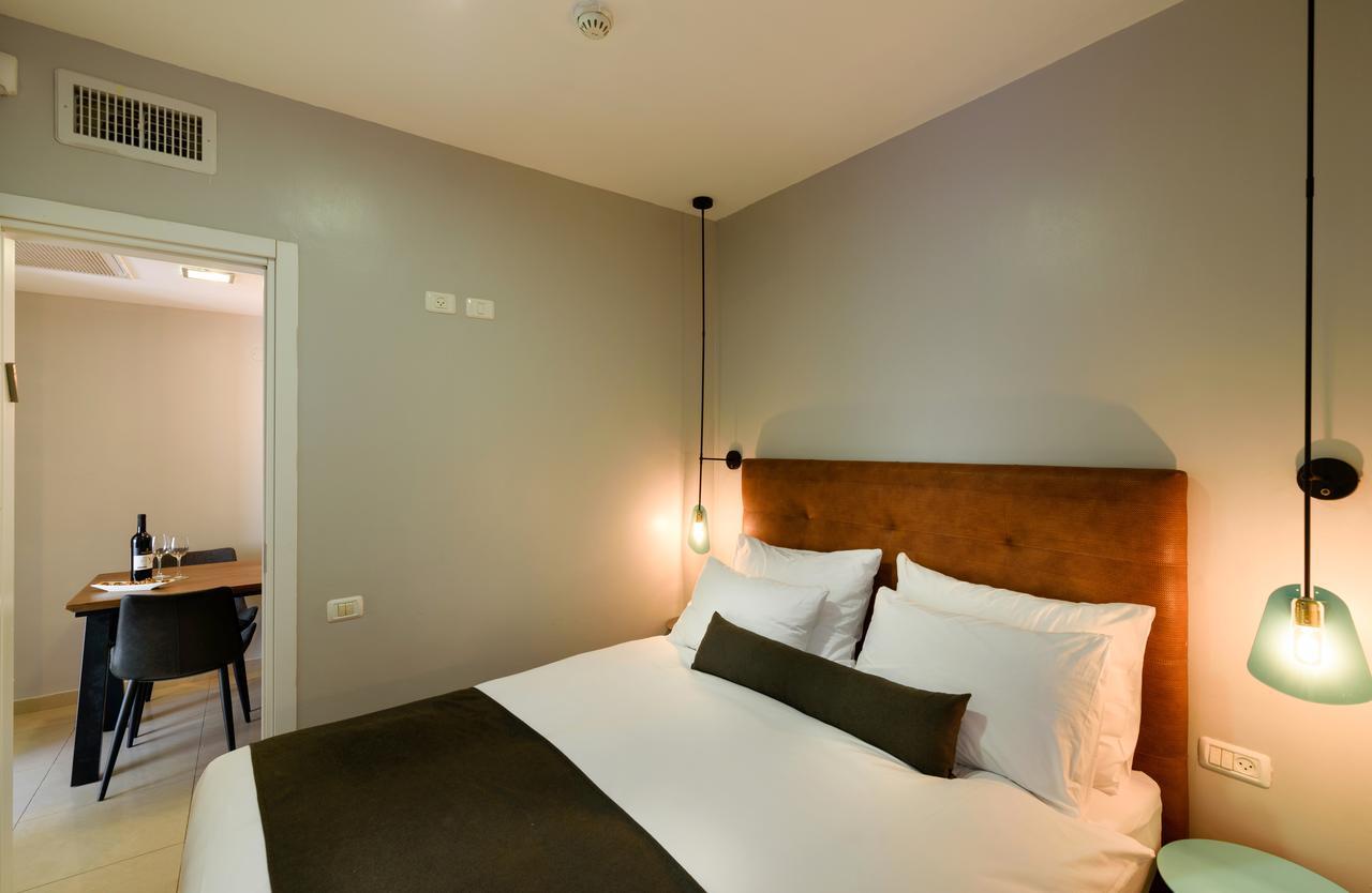 Sea Land Hotel